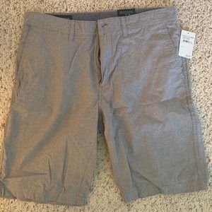 Men’s gray linen shorts